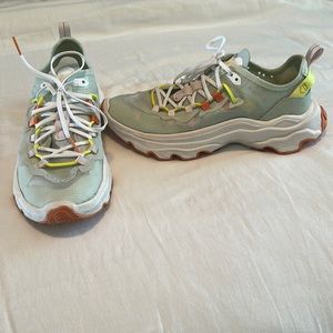 Sorel Womens Tennis Shoes Sz. 8.5